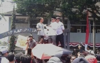 Warga Garut Selatan Geruduk DPRD, Minta Jalan Yang Layak Dan Aman Bagi Masyarakat