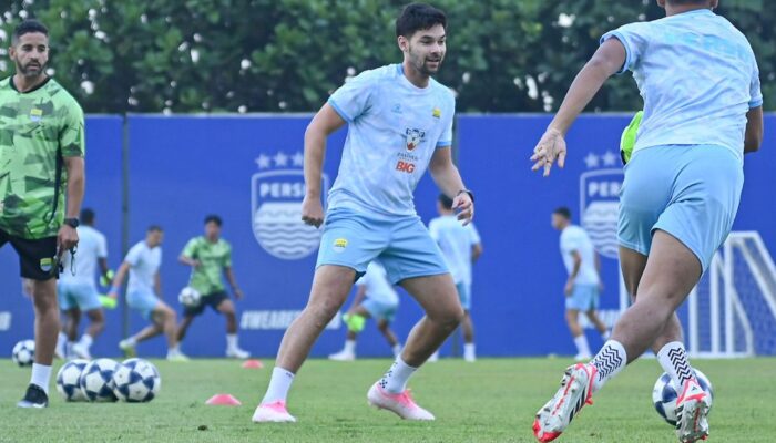 Sandy Walsh Bidik Gelar Keempat Bersama Persib dan Prestasi di Asia