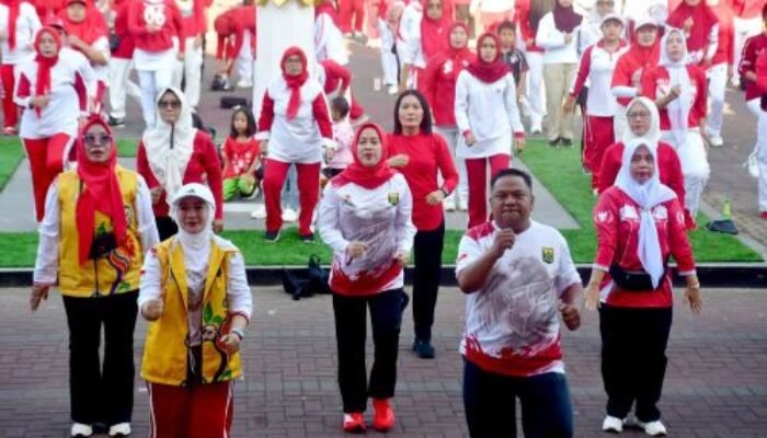 Ratusan Warga Padati Lapangan Cangehgar Ikuti Senam Bersama KORMI