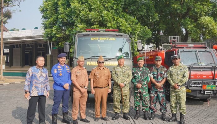 Disdamkarmat Garut Apresiasi Bantuan Mobil Tangki Air TNI Untuk Perkuat Respons Kebakaran