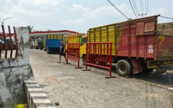 Antrean Kendaraan di Sejumlah SPBU Ogan Ilir Kembali Mengular, Sopir Keluhkan Keterlambatan Solar