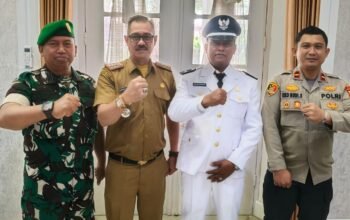 Bupati Garut Lantik Kepala Desa Cimanganten