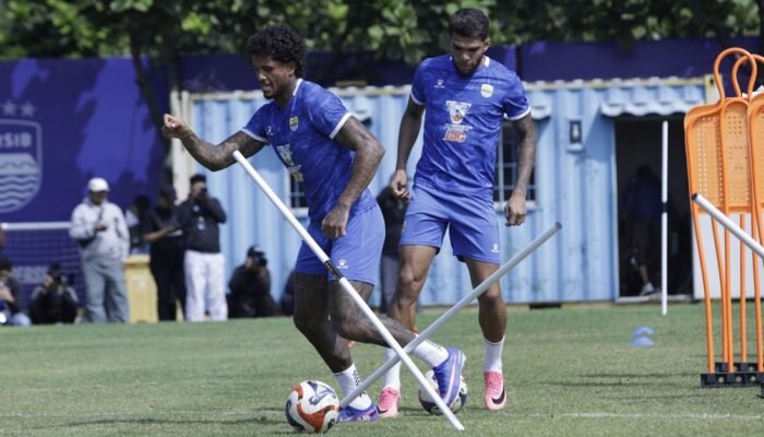 Tiga Pemain Persib Mulai Pulih, Guaycochea Masih Absen