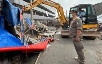 Satpol PP Tertibkan 350 Lapak Liar di Pasar Cisalak, Pemkot Dorong Pedagang Masuk ke Dalam Pasar