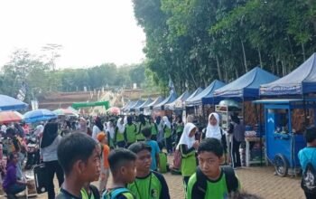 Dalam Rangka Sambut Hari Kemerdekaan RI Ke- – 81Pemerintahan Desa Cisaga Gelar Jalan Santai Bersama Masyarakat