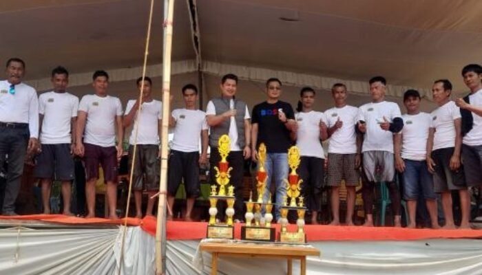 Semarak HUT RI ke-81, Kampung Bawah Tanjung Raja Gelar Lomba Perahu Bidar Mini