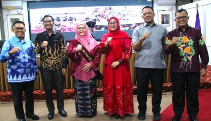 Kadiskarpus Depok, Siti Chaerijah Aurijah Raih Gelar Doktor, Usung Riset Kreativitas Guru Berbasis Kearifan Lokal