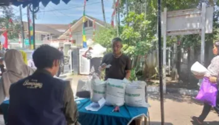 Bantuan Pangan 4.290 Ton Digulirkan di Kota Bandung, 143. Ribu Penerima Dapat 30 Kg Beras