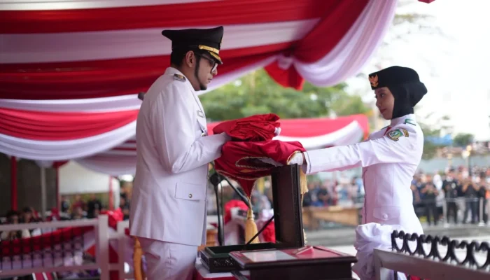 Penurunan Bendera Tutup Rangkaian HUT Ke – 81 RI di Kota Sukabumi