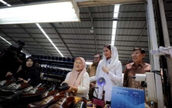 Pemkot Bandung Dorong Industri Sepatu Tembus Pasar Ekspor, Serap Tenaga Kerja