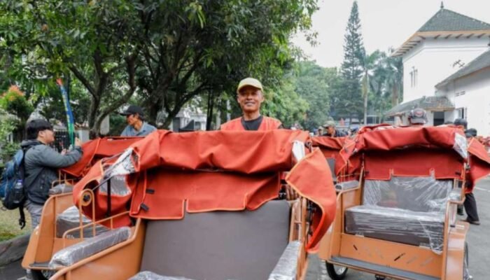 Bandung Dapat 200 Becak Listrik, Tablet Pintar dan Kacamata Pintar untuk Pelajar