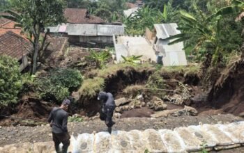 Pemkab Bandung Siapkan Relokasi Dua Rumah Terdampak Longsor di Kutawaringin