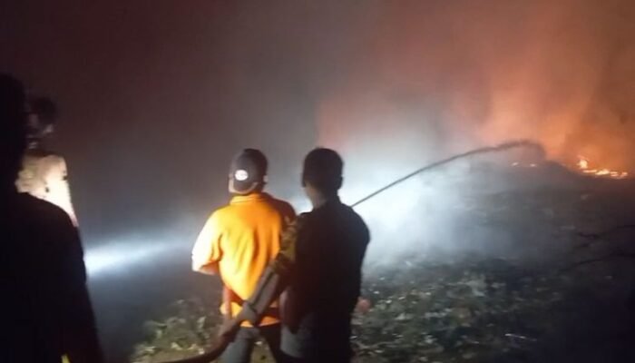 TPA Cikundul Kembali Terbakar, Truk Pengangkut Sampah Tak Bisa Masuk