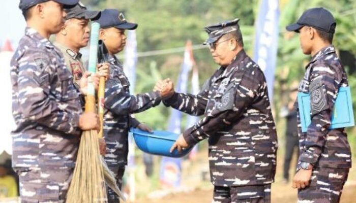 TNI AL dan Pemkab Sukabumi Bersihkan Lokasi Pembangunan Jembatan Leuwidingding