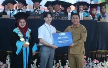 2.034 Mahasiswa Baru UMMI Disambut, Pemkab Sukabumi Serahkan Beasiswa Generasi Mencrang