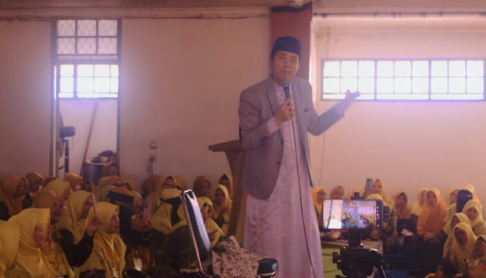 4.200 Jemaah Bersatu Dalam Cinta Rasul, Pengajian Al-Hidayah Sumedang Penuh Keberkahan