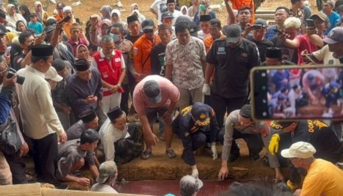 Korban Kapal Aruphadatu 1 Dipulangkan, Dimakamkan di Pandeglang