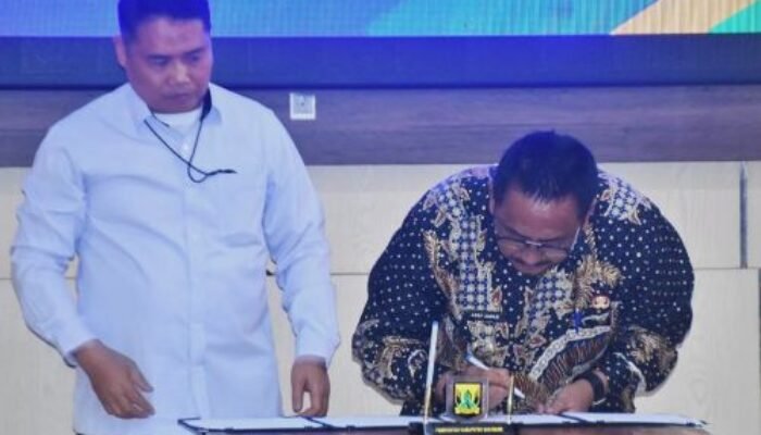 KPK Hibahkan Aset Senilai Rp. 1,94 Miliar Kepada Pemkab Sukabumi