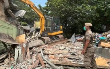 Bandel, 43 Bangli di Jalan Raya Bogor Ditertibkan, 11 Klaim Punya Sertifikat