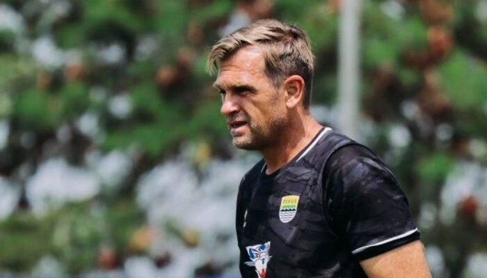Gol Dramatis Adam Alis Bawa Persib Taklukkan Garudayaksa FC 2 – 1