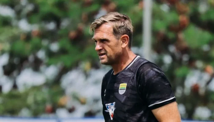 Persib Bidik Kemenangan atas Dewa United di Tengah Jadwal Padat
