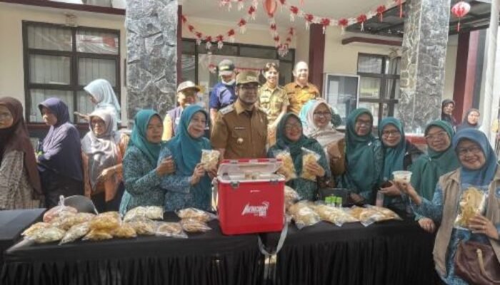 Bobby Maulana Tinjau Gerakan Pangan Murah di Lembursitu