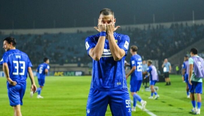 Balsa Sekulic Borong Dua Gol, Persib Bandung Taklukkan Melbourne Victory 2 – 0