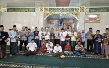 Polsek Tanjung Raja Gelar Pengamanan Masjid dan Jum’at Religi Sekaligus Kegiatan Mobil Senyum di Tanjung Raja
