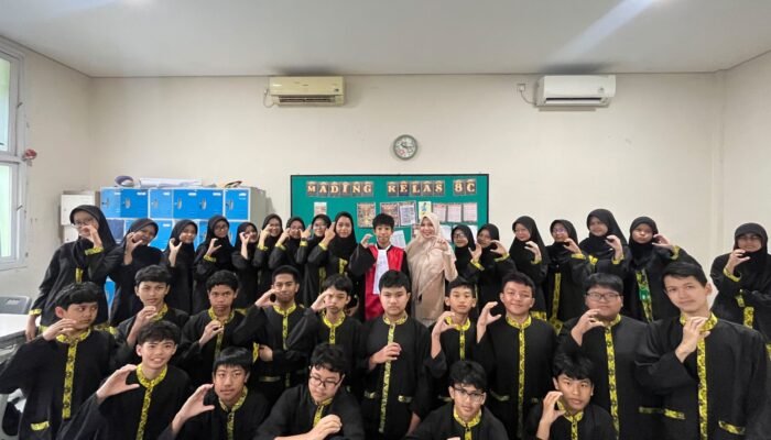 Hakim PN Bale Bandung Jadi Guru Tamu di SMP Islam Al Azhar 36, Siswa Diajak Mengenal Hukum Sejak Dini