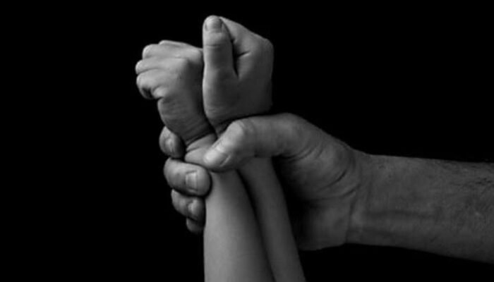 Anak Usia 3 Tahun Diduga Jadi Korban Kekerasan Seksual, Ayah Kandung Belum Ditemukan